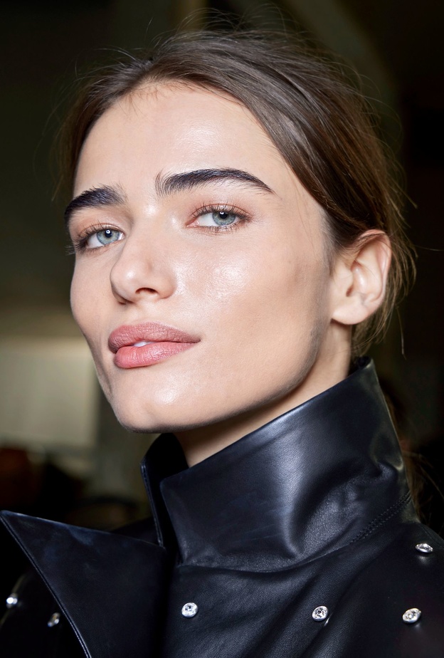 روتين مثالي للعناية ببشرة المرأة الأربعينية... إليك 8 خطوات للحفاظ على نضارتها وشبابها