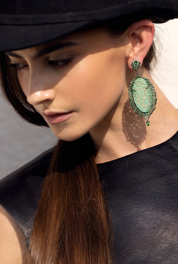 حجر اليشم، كنز الشرق