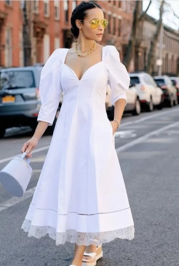 فساتين باللون الابيض