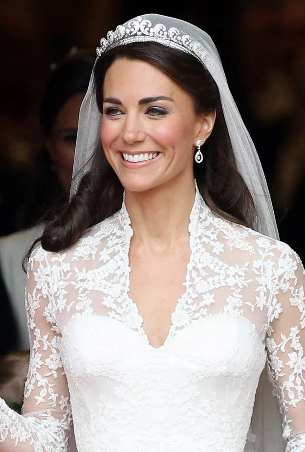 قيام كاثرين أميرة ويلز بوضع مكياج زفافها بنفسها دون الاستعانة بخبير مكياج