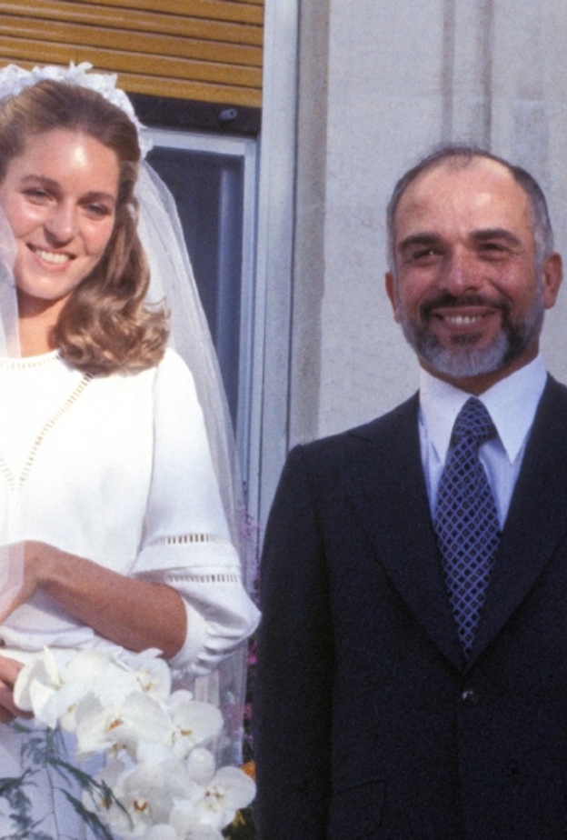 كان الملك حسين King Hussein أكبر من الملكة نور Queen Noor بـ 16 عام