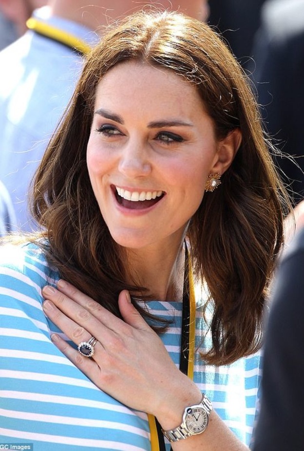 كيت ميدلتون تعتمد الخاتم المرصع بالصفير والماس الذي قدّمه لها الأمير ويليام، وكان ملكاً للأميرة ديانا.