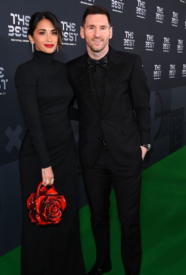 لاعب كرة القدم ميسي Messi وزوجته