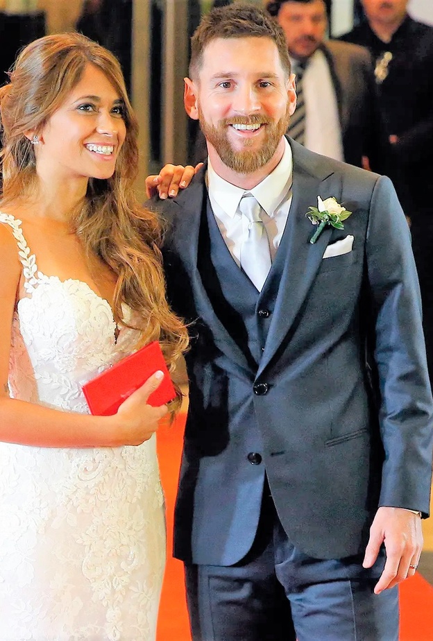 ليونيل ميسي Lionel Messi وأنتونيلا روكوزو Antonella Roccuzzo - 5 ملايين دولار