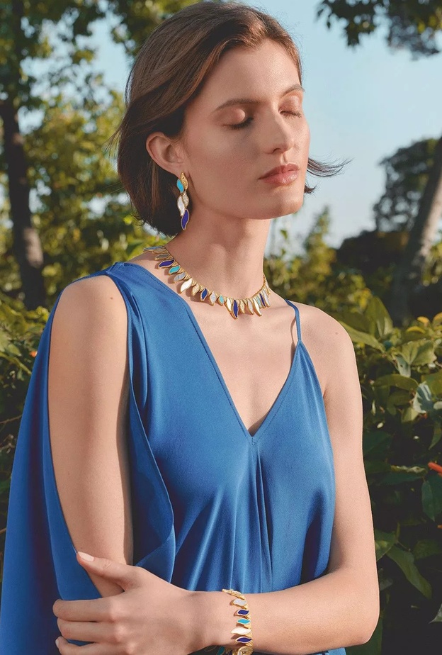 مجوهرات ناعمة للصيف من ابداعات فان كليف أند أربلز