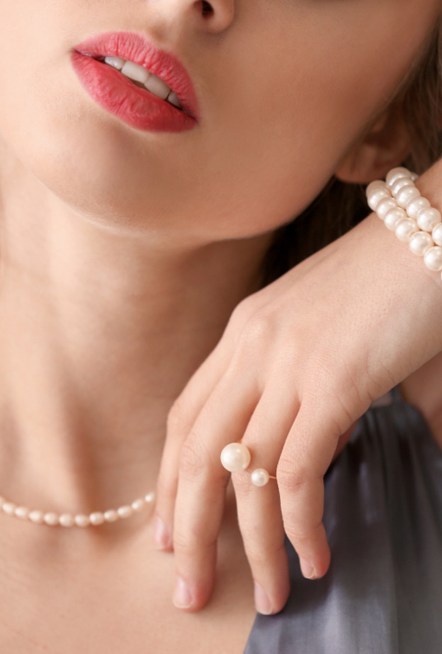 مجوهرات اللؤلؤ الحديثة 