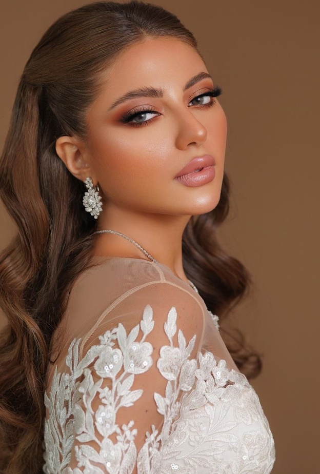 من تسريحات العرايس من خبيرة الشعر حنان الصالح