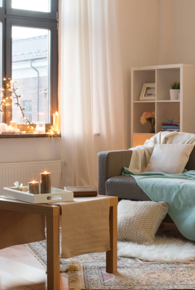 يوصى خبراء التصميم الداخلي دائمًا بإخفاء أي شموع لا تستخدميها في الوقت الحالي