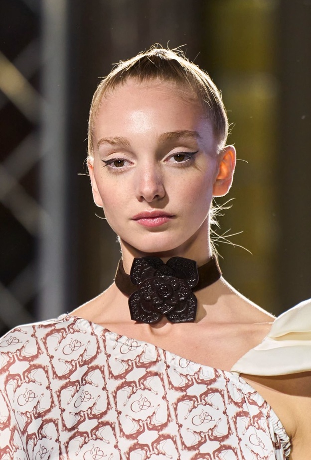 عطور مناسبة للرجال والنساء