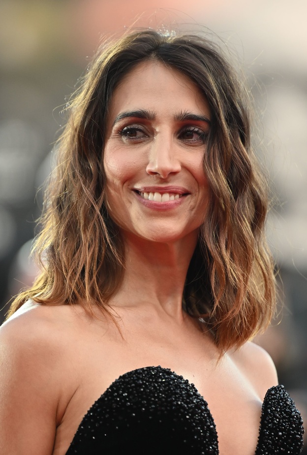 إطلالات جمالية هادئة في افتتاح مهرجان فينيسيا السينمائي.. اليك أفكار تطبيقها
