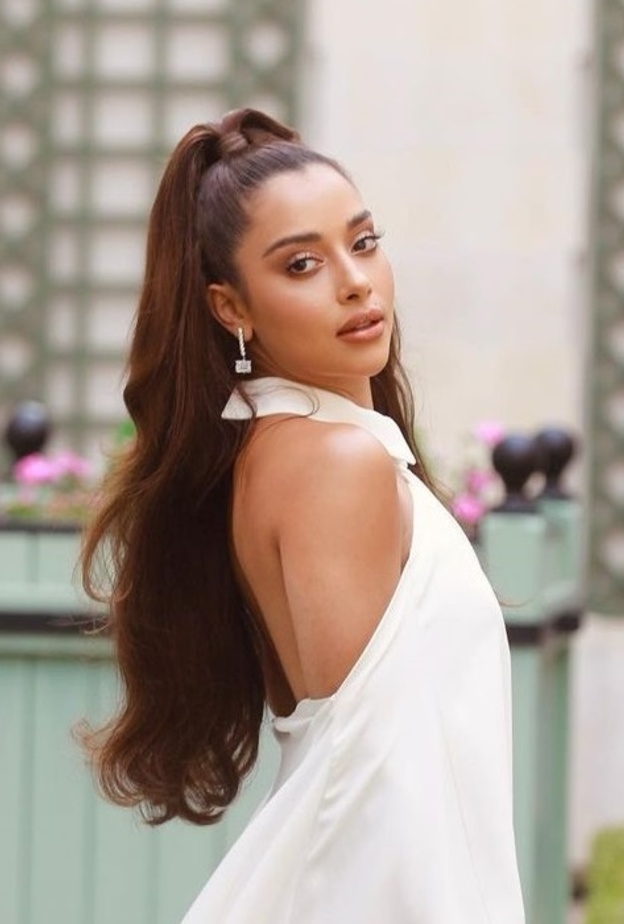 تسريحات شعر مرفوعة استثنائية ليوم المرأة الإماراتية