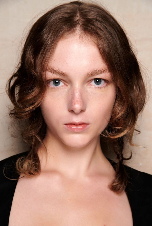 كيف تؤثر الرياضة على توازن الزهم في البشرة؟