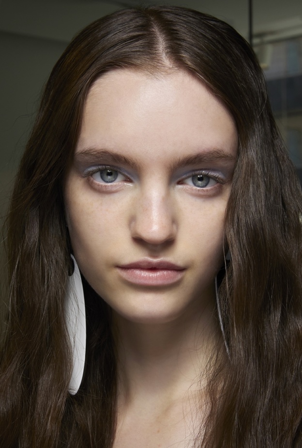 هل ترك القناع على الشعر طوال الليل فعال؟ إليك أبرز نصائحنا لك