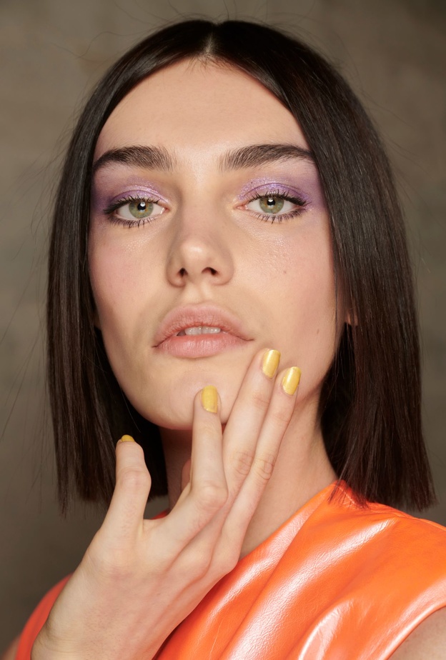 Genny أجدد ألوان ظلال العيون حسب لون العين - الصورة من عرض