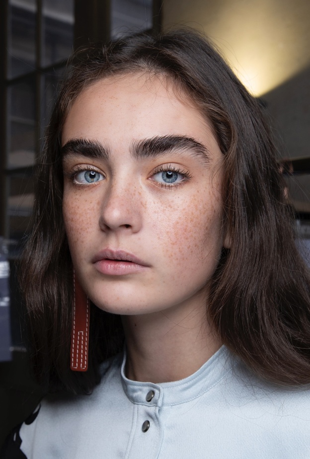  النمش المزيف أحدث صيحات الجمال المتجددة