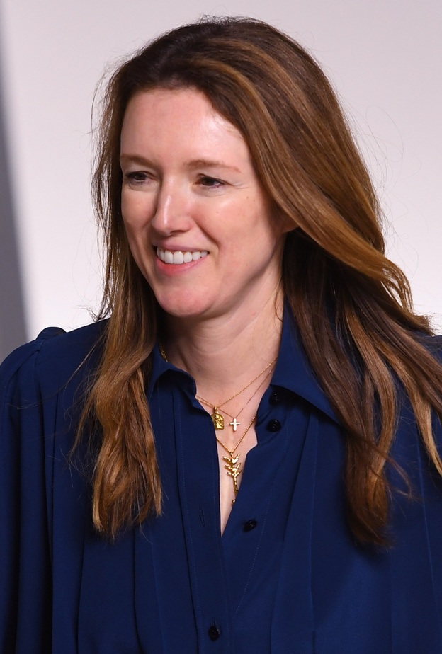 المصممة كلير وايت كيلر Clare Waight Keller 