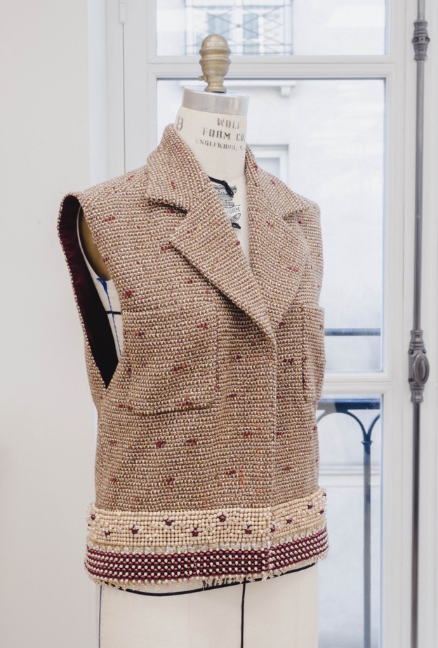 صور حصرية لـ"هي" تعكس البراعة الحرفية لمجموعة Métiers d'art لعام 2022/2023 CHANEL – داكار