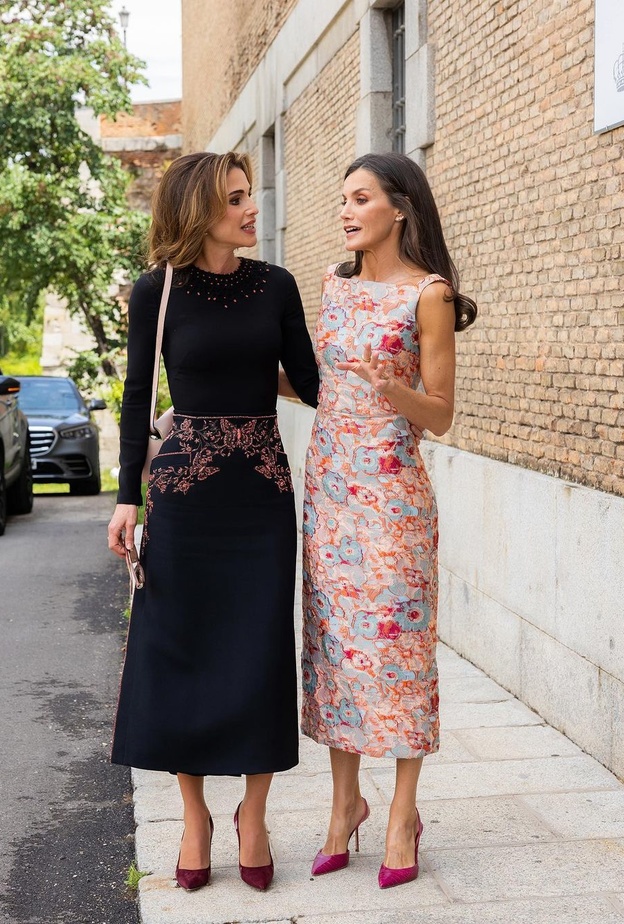 الملكة رانيا برفقة الملكة ليتيزيا