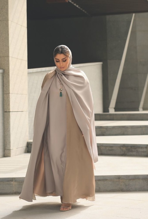 AL MRAIKN علامة تجارية إماراتية لافتة