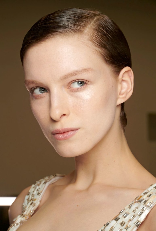 هل الكريم الليلي ضروري في روتين العناية بالبشرة؟