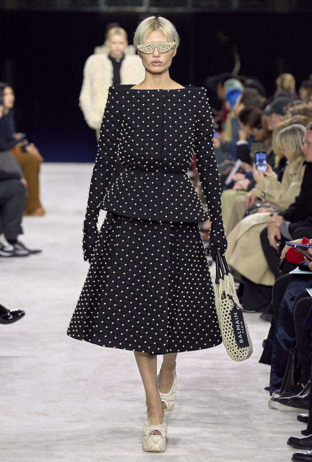 موضة البولكا دوت صيحة مستمرة في الخريف