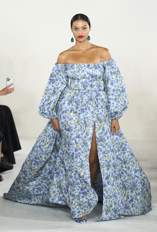 نصائح الموضة التي تمنح صاحبات الجسم الممتلئ إطلالات تعزّز فخرهن بجسمهن