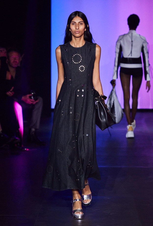 فساتين ماكسي قطعة لا تستغني عنها في إطلالات صيف 2023