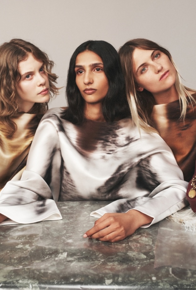 حملة LOEWE لموسم خريف وشتاء 2023