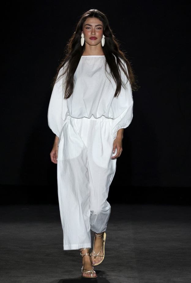 الطقم الخريفي للوك مريح ويومي من LAbel edition