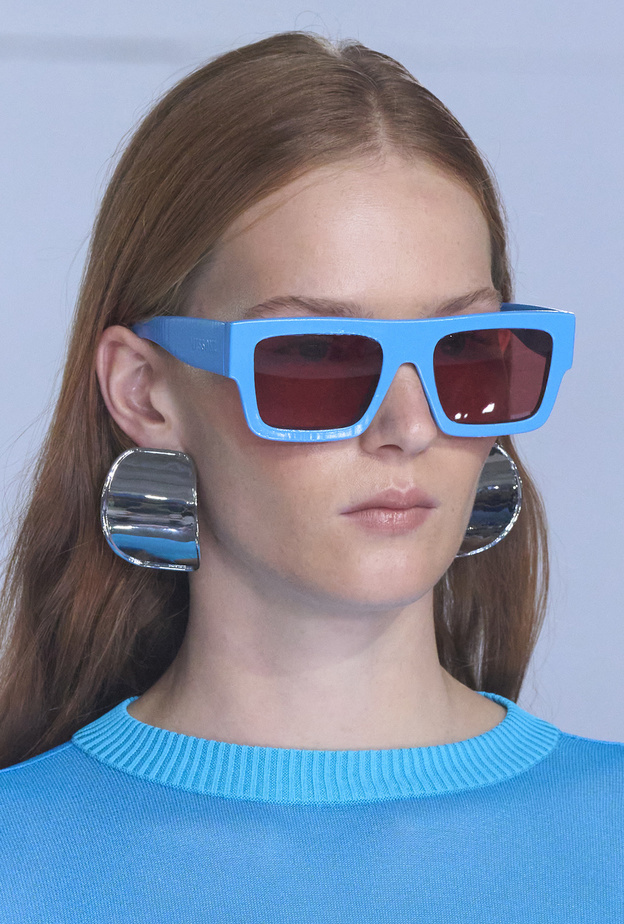 ألوان نظارات شمسية رائجة في عطلة الصيف