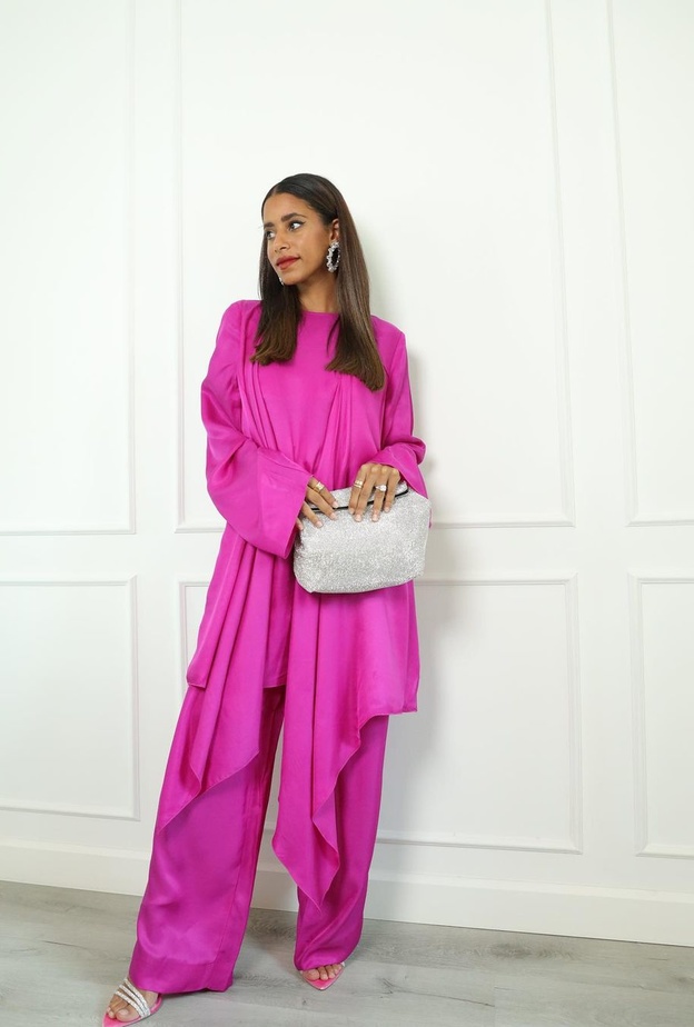 مؤثرات في عالم الموضة في يوم المرأة الإماراتية