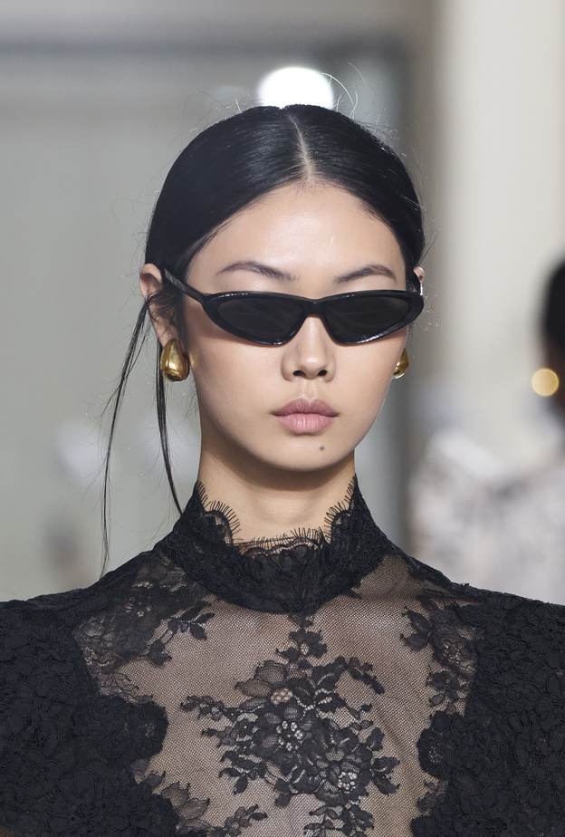 تعرّفي على أجمل صيحات النظارات الشمسية السوداء