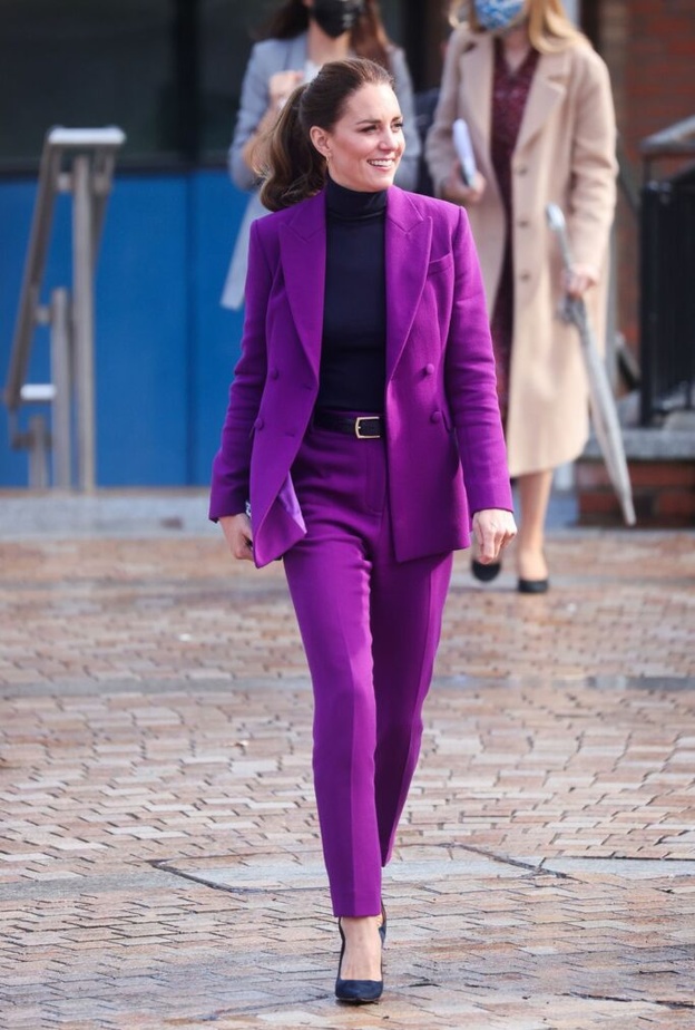 صيحات كلاسيكية ملونة مع البدلات من إطلالات كيت ميدلتون