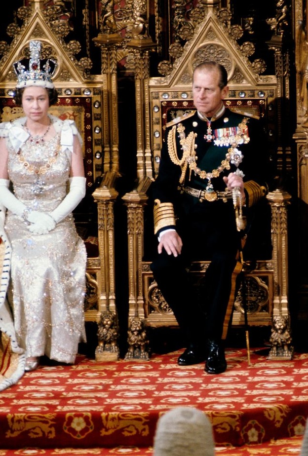 لهذا السبب لم يظهر الأمير فيليب بتاج طوال حياته