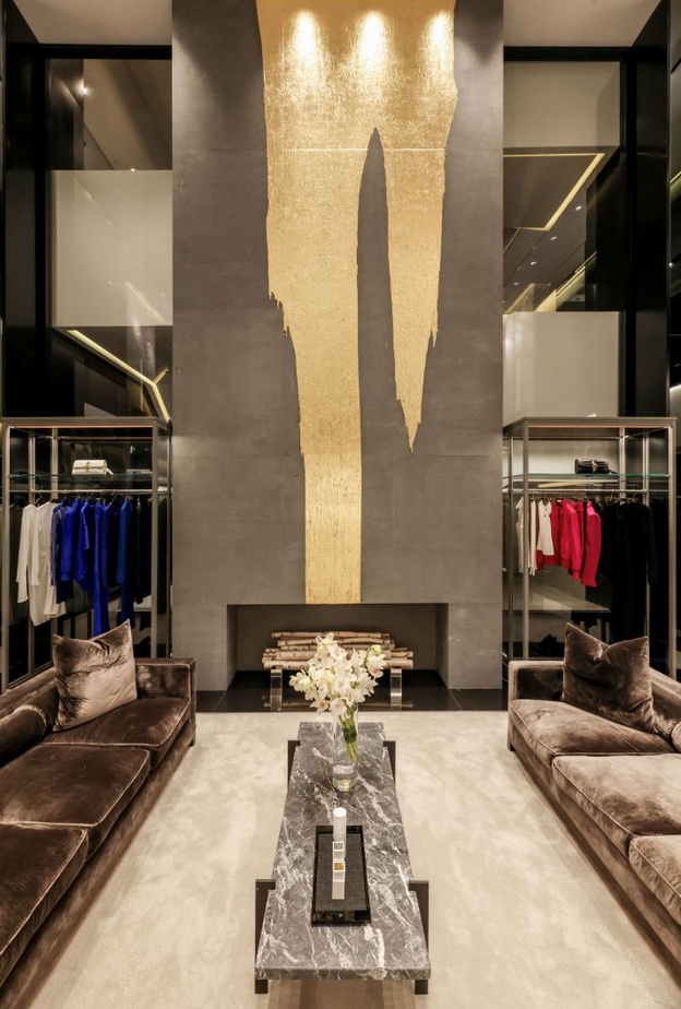 TOM FORD تعُيد افتتاح متجرها المميز في فاشن أفينيو ضمن مول دبي