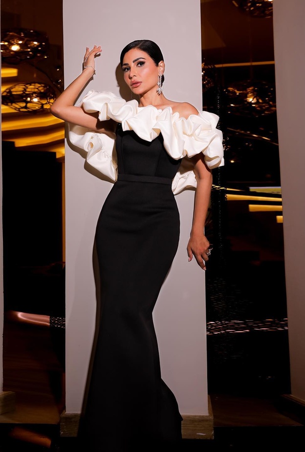 مهيرة عبد العزيز