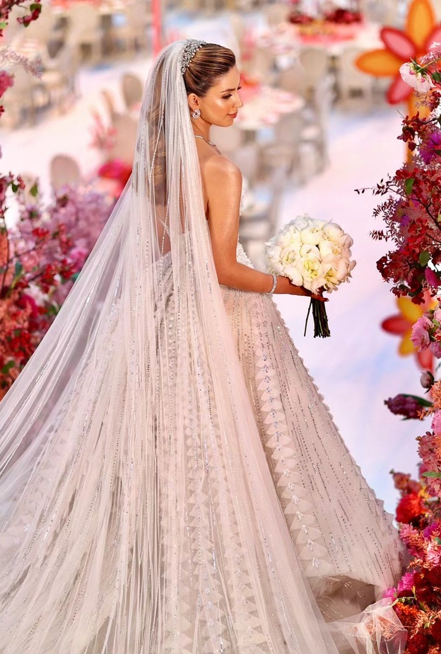 تعرفي على اجمل طرحات العرايس العربيات لهذا الموسم