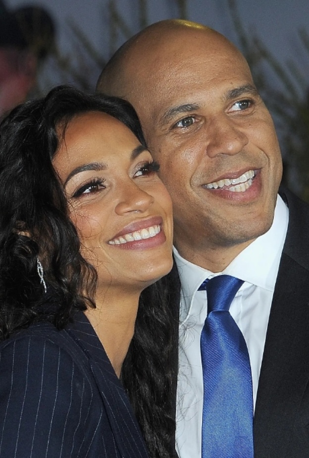 روزاريو داوسون Rosario Dawson وكوري بوكر Cory Booker