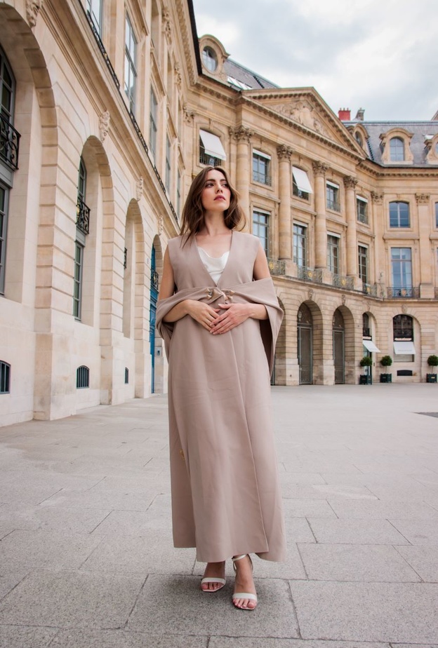 المواهب السعودية ترسخ حضورها في ساحات الموضة العالمية للمرة الثانية في معرض وايت ميلانو من تصاميم مشاعل الدريعي