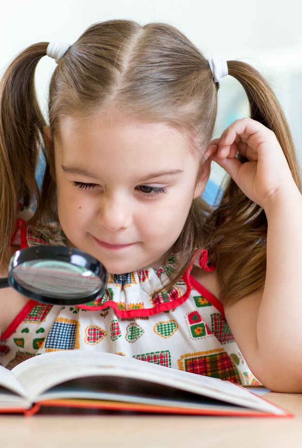 تؤدي مشاكل الرؤية إلى ضعف التحصيل الدراسي ومشاكل عديدة للأطفال 