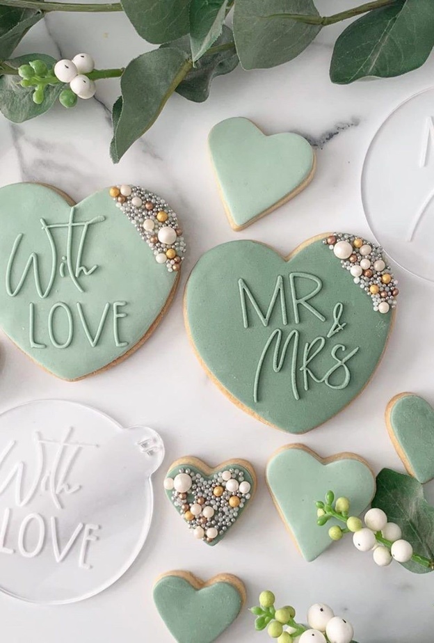 حلوى الزفاف باللون الأخضر