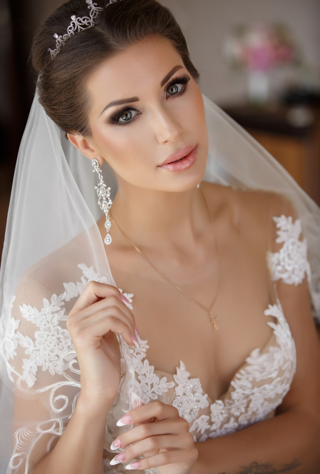 كيف تختارين أفضل قطع المجوهرات ليوم الزفاف