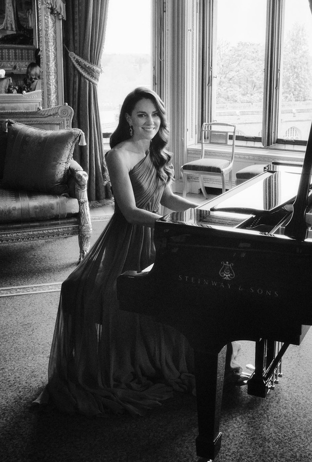 من العزف إلى تسلق الجبال.. أشهر هوايات أفراد العائلات المالكة في العالم 