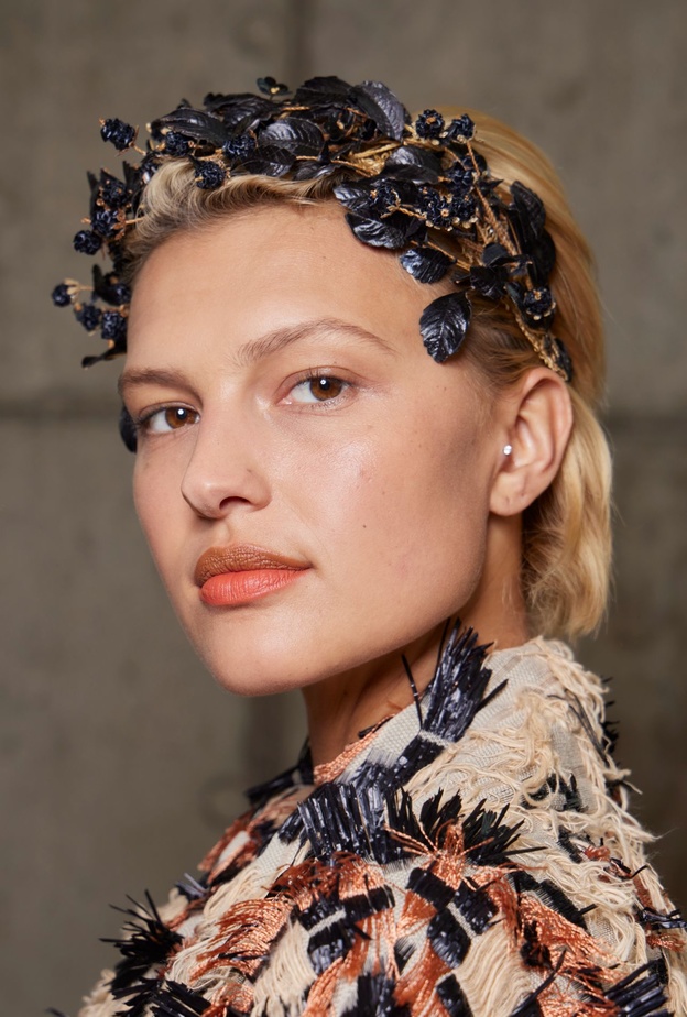 إطلالات متجددة للشعر مع صيحة الأكسسوارات من نيويورك