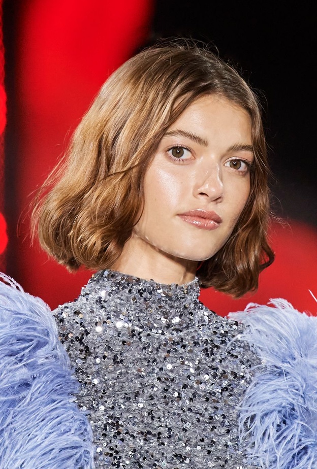 طرق العناية بالبشرة للتغلب على تحديات الخريف