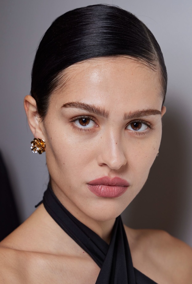 أحدث تقنيات شد الوجه لاستعادة شبابية الوجه