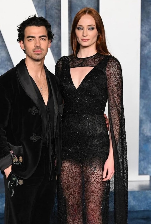 جو جوناس وصوفي تيرنر