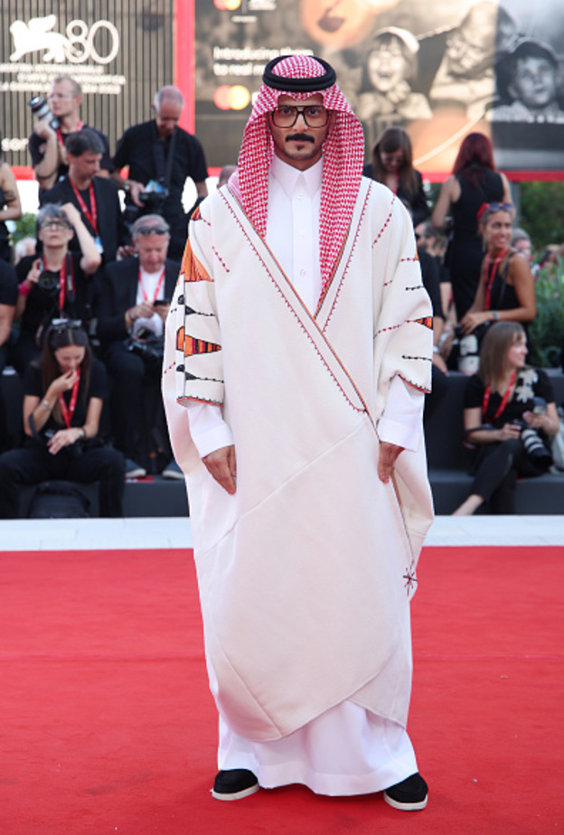 التصاميم السعودية تؤكد حضورها في مهرجان البندقية السينمائي.. محمد الشهري بإطلالتين متميزتين بتوقيع قرمز ونورا سليمان