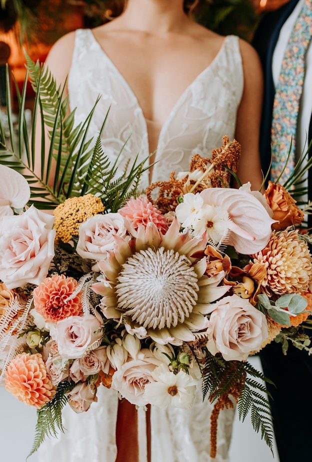 أفضل الزهور ونباتات الزينة الموسمية لحفلات الزفاف الخريفية