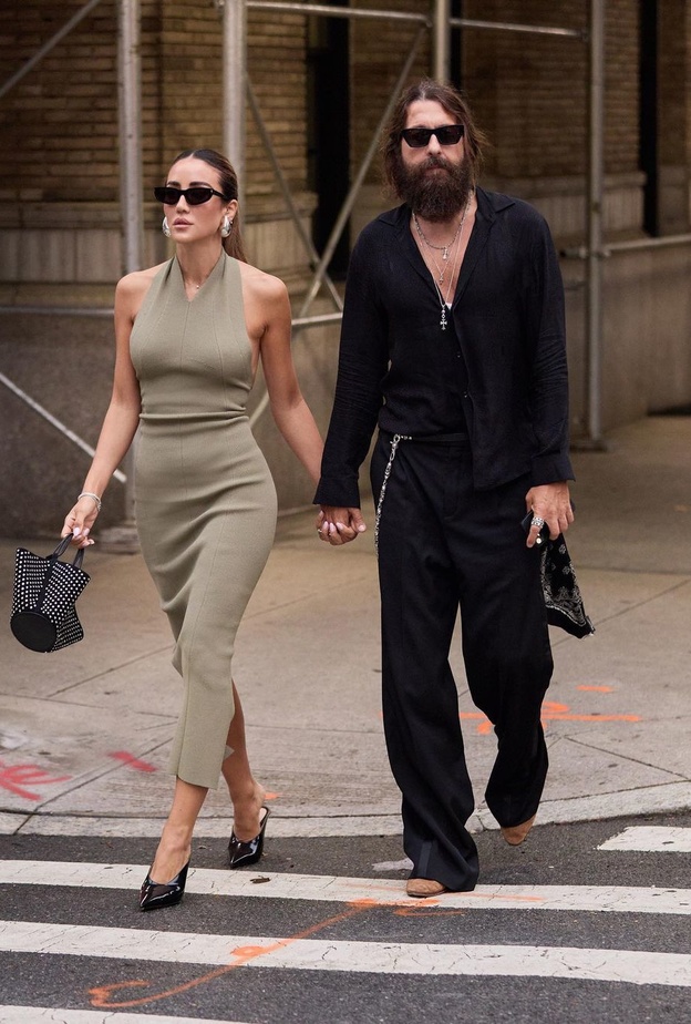 المتألقة Tamara زوجها